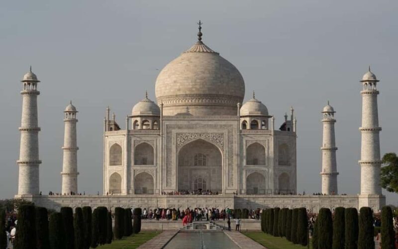 Gatimaan Express Taj Mahal Tour with VIP Experiences - Heritage Tuk-Tuk Ride: An Authentic Local Touch