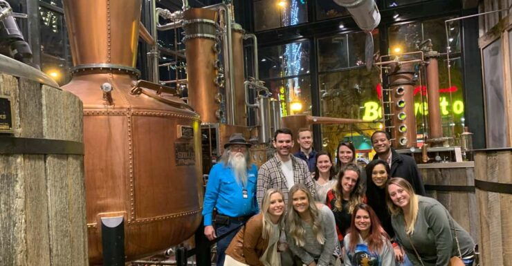 Gatlinburg: Wine and Moonshine Walking Tour With Tastings - Duration and Accessibility