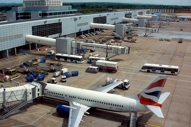 Gatwick Airport Private Transfers To/From London (Postcode WC1 to Wc2) - Pricing and Guarantee