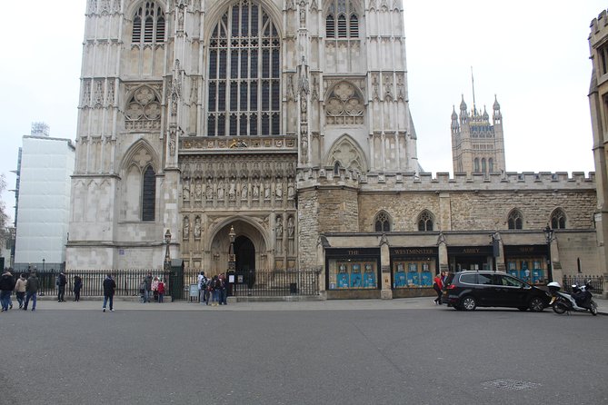 Gatwick Airport to Central London Private Round-Trip - Cancellation Policy