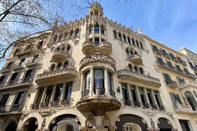 Gaudí and Barcelona Legends Walking Tour - Included Inclusions and Group Limitations