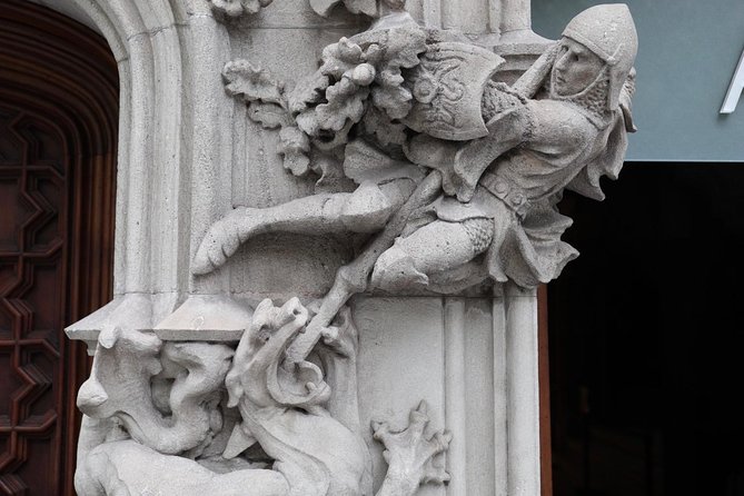 Gaudí and Barcelona Legends Walking Tour - Common Questions