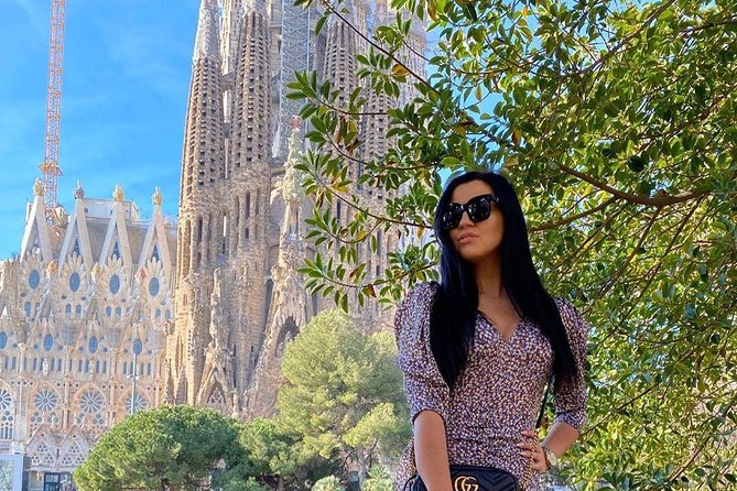 Gaudi Experience : Discover Sagrada Familia (Fast Track Admission) - Overview and History of Gaudis Sagrada Familia