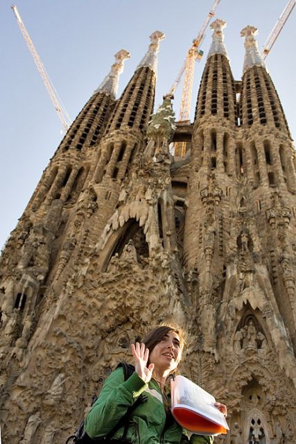 Gaudí Free Tour in English - Booking Details