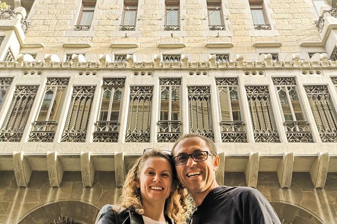 Gaudi Houses Private Tour: La Pedrera & Casa Vicens Skip-The-Line - Meeting and Pickup Information