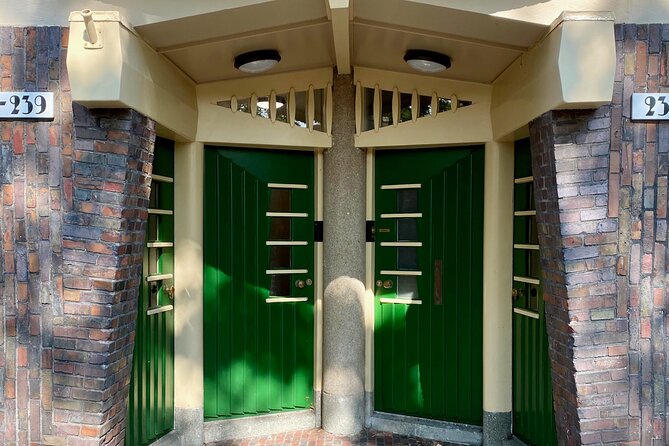 Gaudi Parallels in Amsterdam - The Sum Up