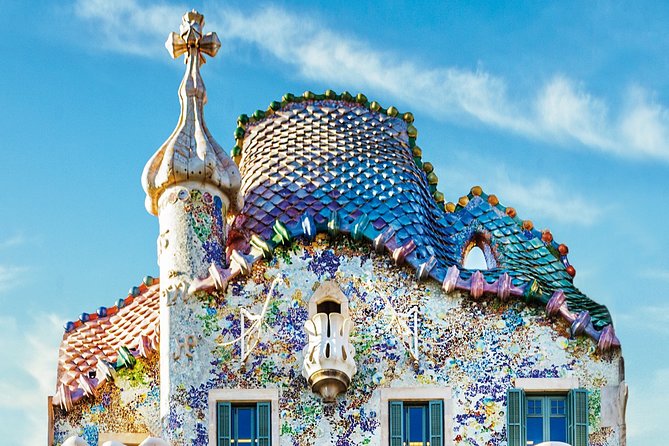 Gaudi Tour: Skip-the-Line Casa Batllo & Casa Mila-La Pedrera - Positive Reviews of Tour Guide