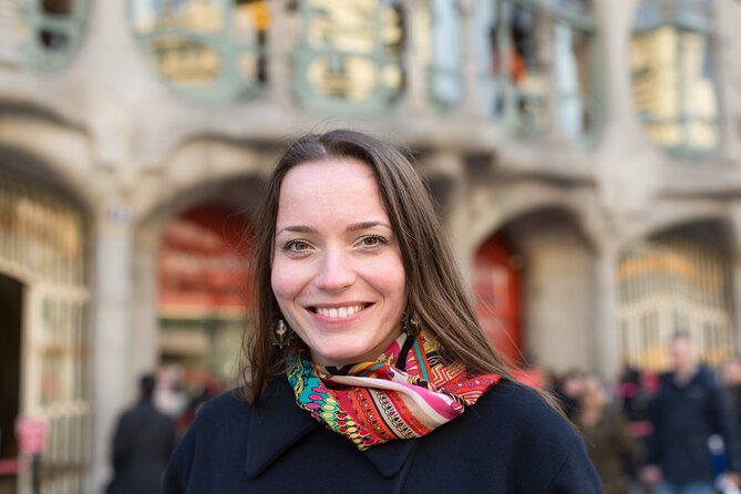 Gaudis Barcelona: Sagrada Familia, Casa Batllo & Mila Tour - Accessibility and Logistics