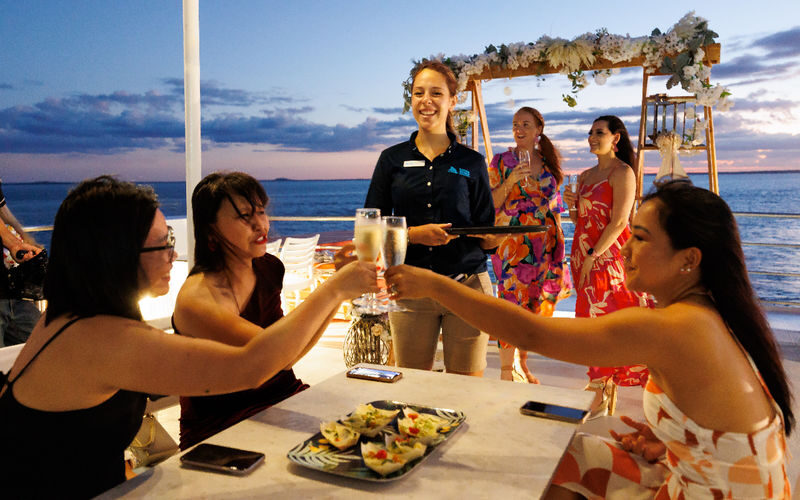 Gaze and Graze Sunset Cruise in Darwin - Drinks cost extra, so budget accordingly