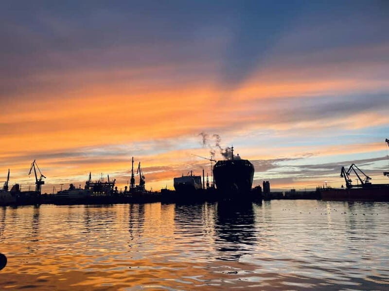 Gdansk: 8:30PM Evening Cruise With Live Music on Black Pearl - Who Is This Cruise Best For?