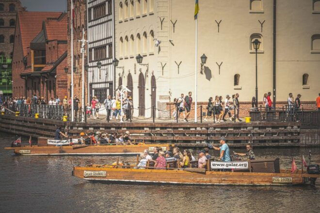 Gdansk: City Cruise on Historical Polish Boat - Meeting Points and Logistics