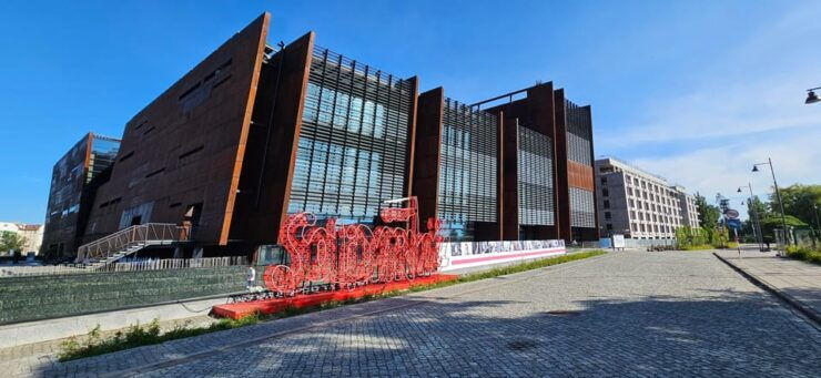 Gdansk: European Solidarity Centre Guided Tour - Key Points