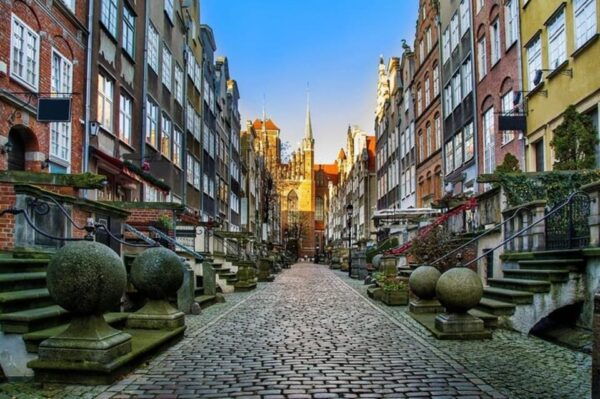 Gdansk : Highlights & Hidden Gems Walking Tour - Discover Hidden Gems