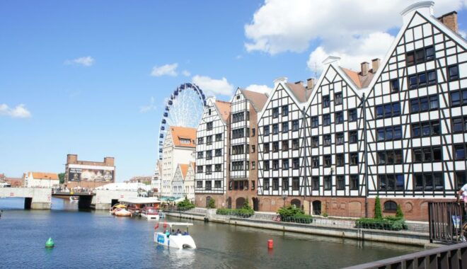 Gdansk: Individual Sightseeing Tour With Audio Guide - Meeting Point and Requirements