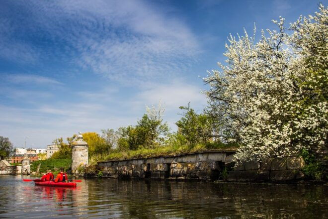 Gdańsk: Islands and Canals Private Kayak Tour - Group Size and Duration