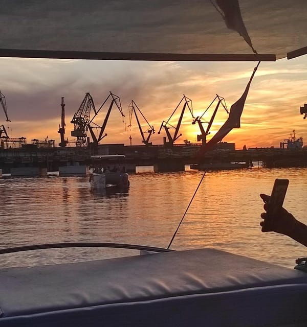 Gdańsk: Motława River Eco Cruise at Sunset With Prosecco - Cruise Experience