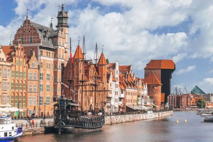 Gdansk: Private Custom Walking Tour With a Local Guide - Experience and Customization