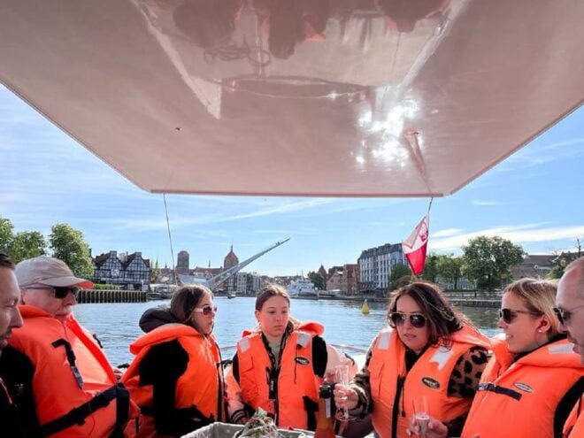 Gdańsk: Private Electric Boat Cruise on the Motława River - Inclusions and Amenities
