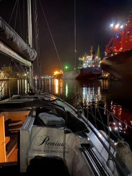 Gdansk: Scenic Evening Yacht Cruise With Prosecco - Notable Landmarks