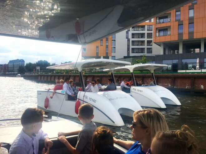 Gdańsk: Sightseeing Ecocruise Around the Old Town of Gdansk - Boat Amenities