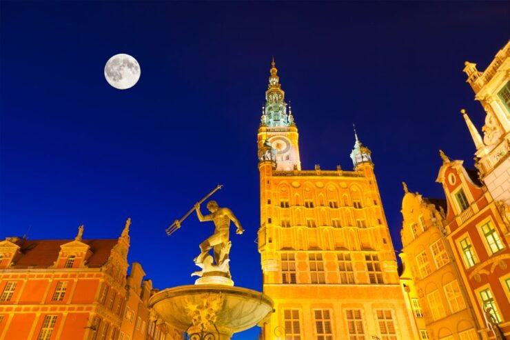 Gdansk: Small Group Evening Walking Tour - Sightseeing Experience
