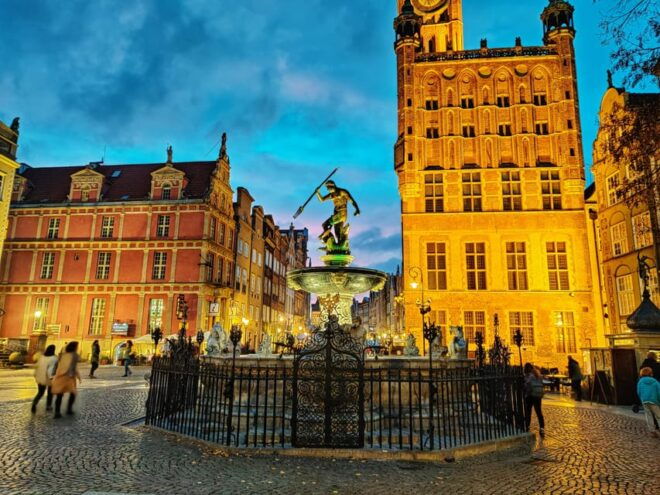 Gdańsk Starter: Explore the Historic Main Town District - Experience and Accessibility