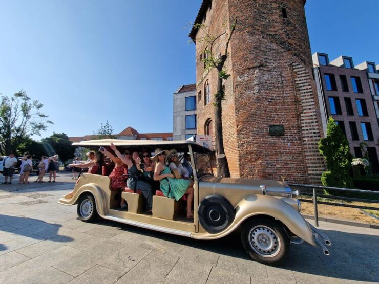 Gdansk:Private Beer City Tour Sightseeing By Golf Cart - Tour Experience
