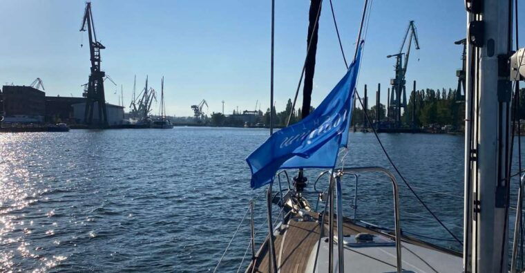Gdask: Motlawa and Port yacht cruise with Welcome Drink - The Experience of the Yacht Itself
