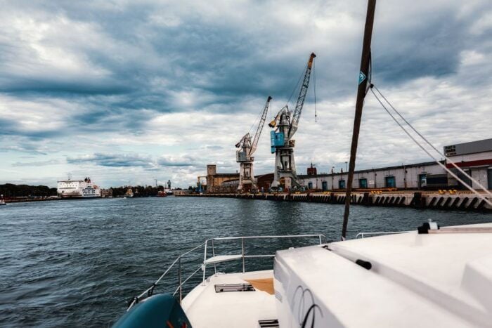 Gdask: Motlawa and Port yacht cruise with Welcome Drink - Who Will Love This Experience?