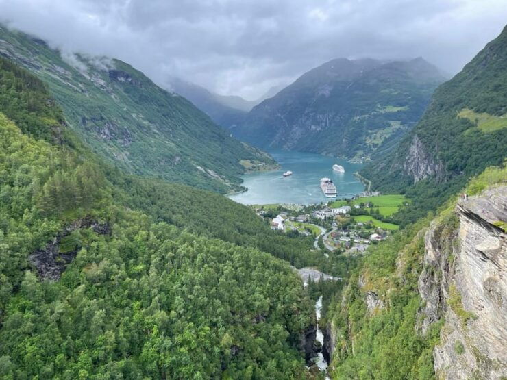 Geiranger Dalsnibba: Mini Bus Tour - Experience and Comfort