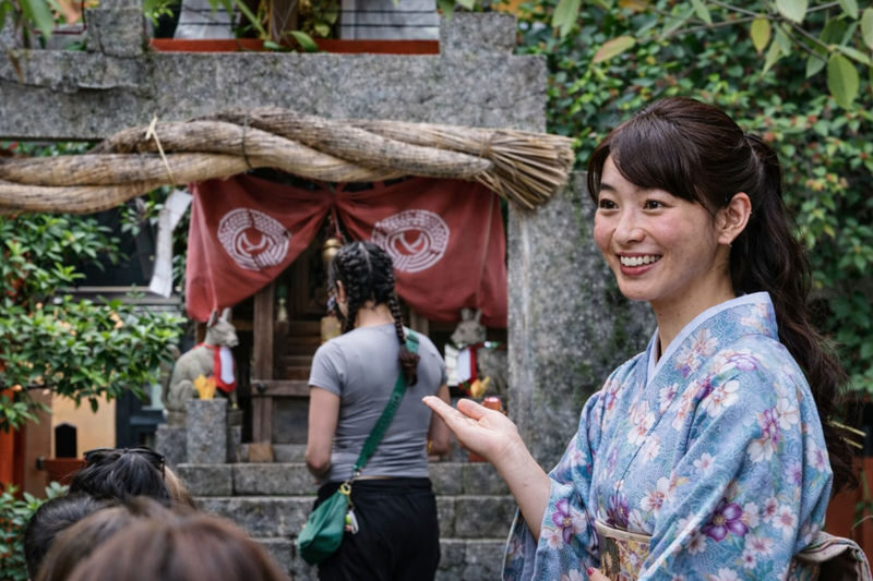 Geisha & Yasaka Pagoda Cultural Tour in Kyoto - Gion is more than a photo backdrop