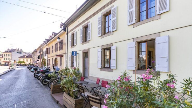 Geneva: Carouge Tour With a Local - Experience Highlights
