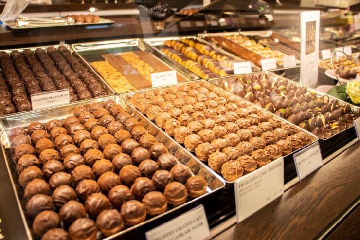 Geneva: Chocolate Tasting and Walking Tour With a Local - Experience Highlights