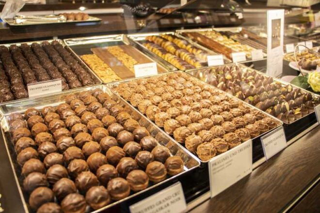 Geneva: Chocolate Tasting and Walking Tour With a Local - Inclusions