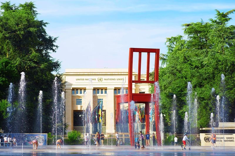 Geneva City Tour with Optional Boat Cruise and/ or Annecy Tour - Geneva by coach, mini train, and boat
