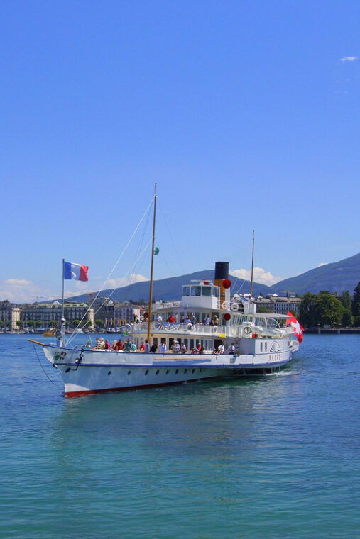 Geneva: Evening Grand Cruise on Lake Geneva - Preparing for the Cruise