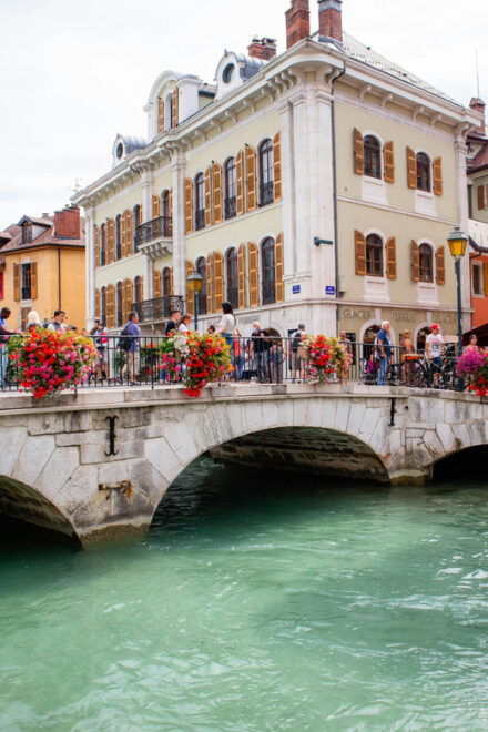 Geneva: Full-Day Trip to Annecy With Hotel/Airport Transfers - Dining Options in Annecy