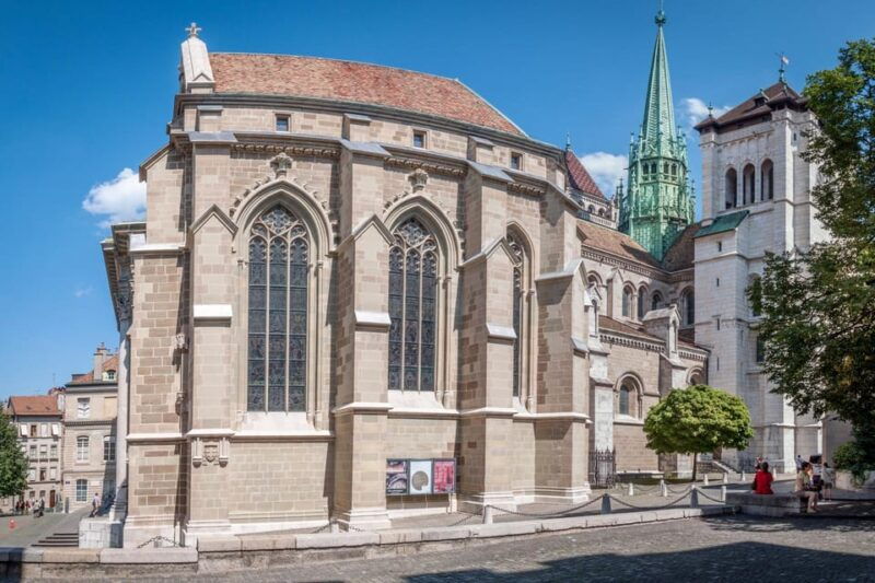 Geneva Highlights Old Town Private Walking Tour - Exploring Genevas Historic Old Town