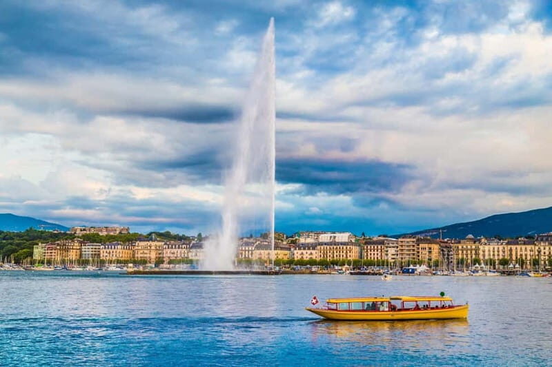 Geneva Old Town Private Tour with Lake Genova Cruise Tickets - Detailed Breakdown of the Itinerary