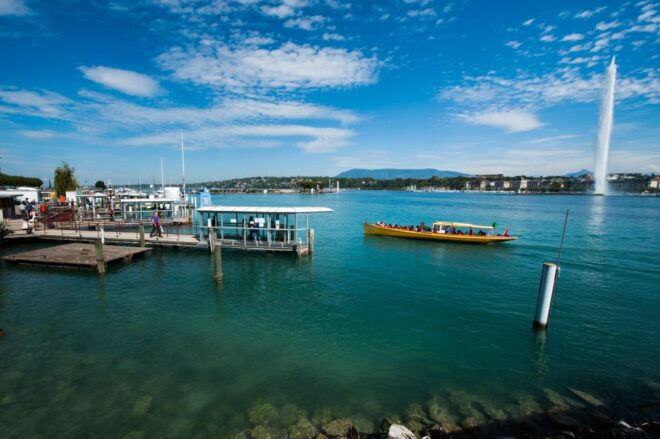Geneva: Scenic Lake Cruise With Snacks and Wine - Discover the Peaceful Quiet of Lake Geneva