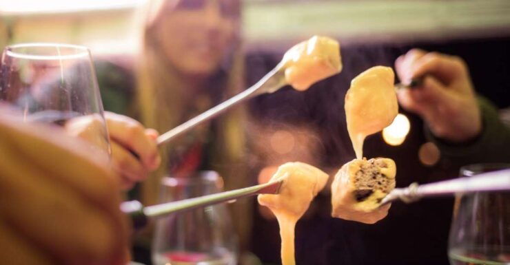 Geneva: Tour With Fondue and Wine in Tuktuk - Booking Details