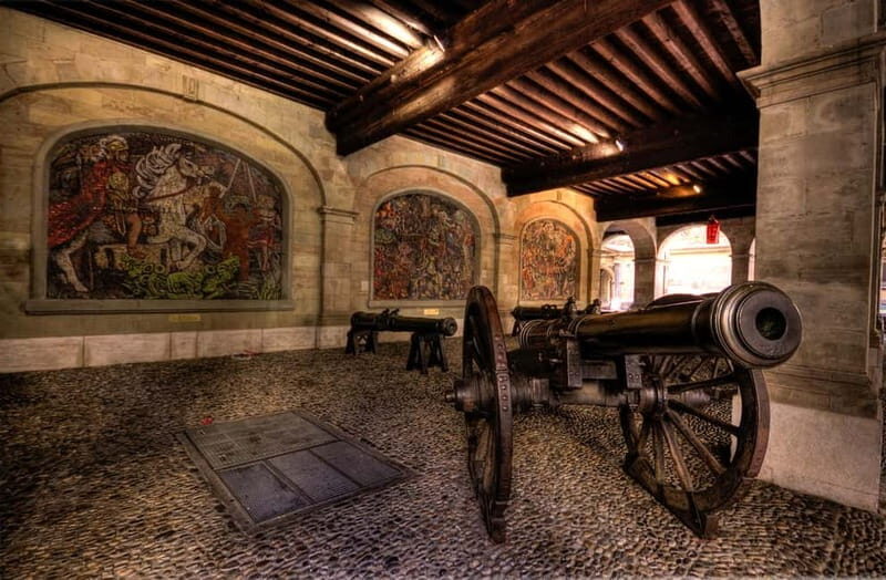 Geneva: Whispers of the Old Town Walking Tour with Apéritif - Good To Know