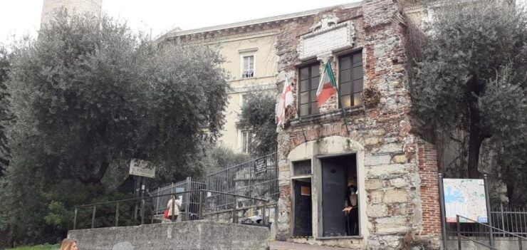 Genoa: Aquarium & Christopher Columbus' House Entry Tickets - Experience Highlights