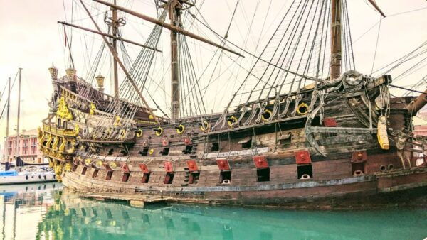 Genoa: City Highlights Self-guided Walking Tour - Background