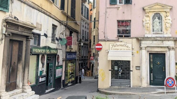 Genoa: Historic Old Town and Porto Antico Self-guided Walk - Experience Highlights