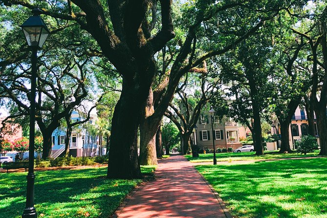 Genteel and Bards Savannah History Walking Tour - Meeting and Pickup