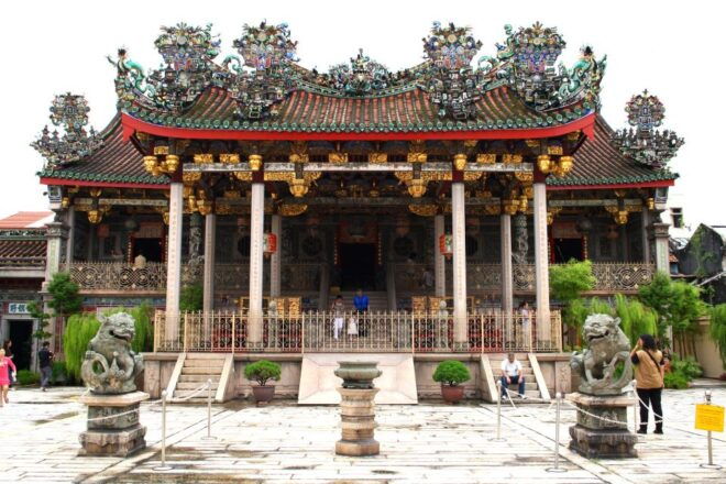 George Town: Private Half-Day Historical City Tour - Standing Buddha and Pinang Peranakan Mansion