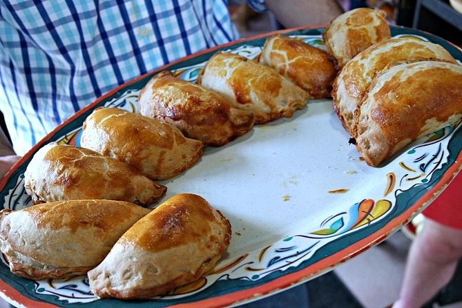 Georgetown Foodie Tour and Neighborhood Walk - Eateries and Food Sampling