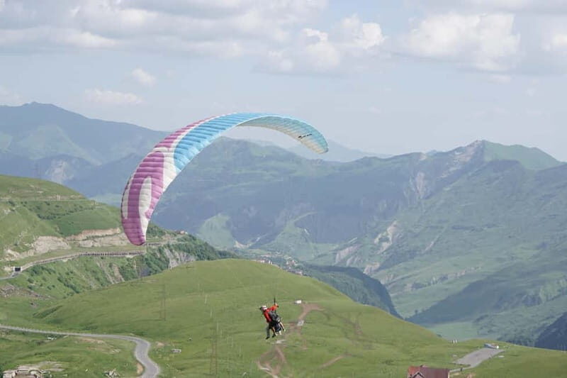 Georgia: Paragliding tandem flight in Gudauri with video - Introduction: Why Choose Paragliding in Gudauri?