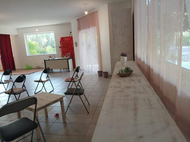 Gerani; Come to Sing a Greek Song, Have Fun, and Learn Greek - Language of Instruction